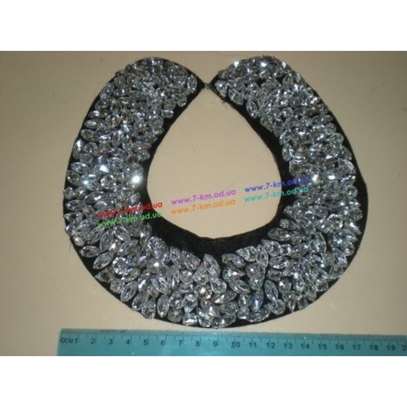 Воротник BIG5319 камни 1 шт